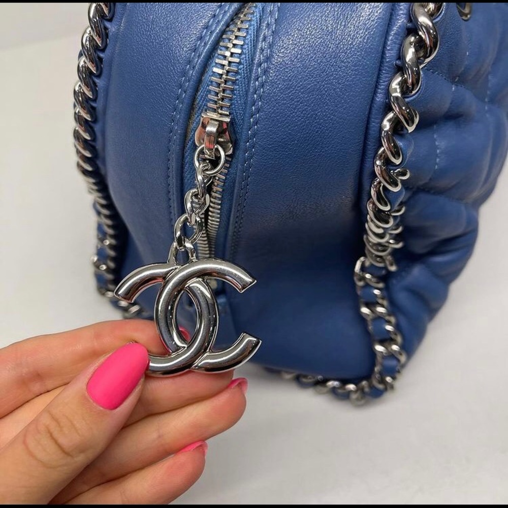 💙Chanel Quilted Leather Chain Around Bowler Bag💙 - Picture 6 of 11